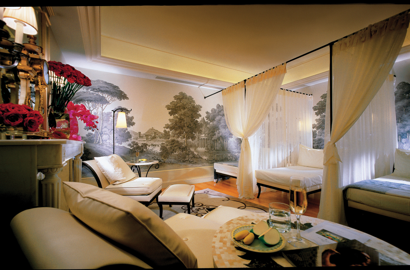 four-seasons-george-v-dest-ss12-01