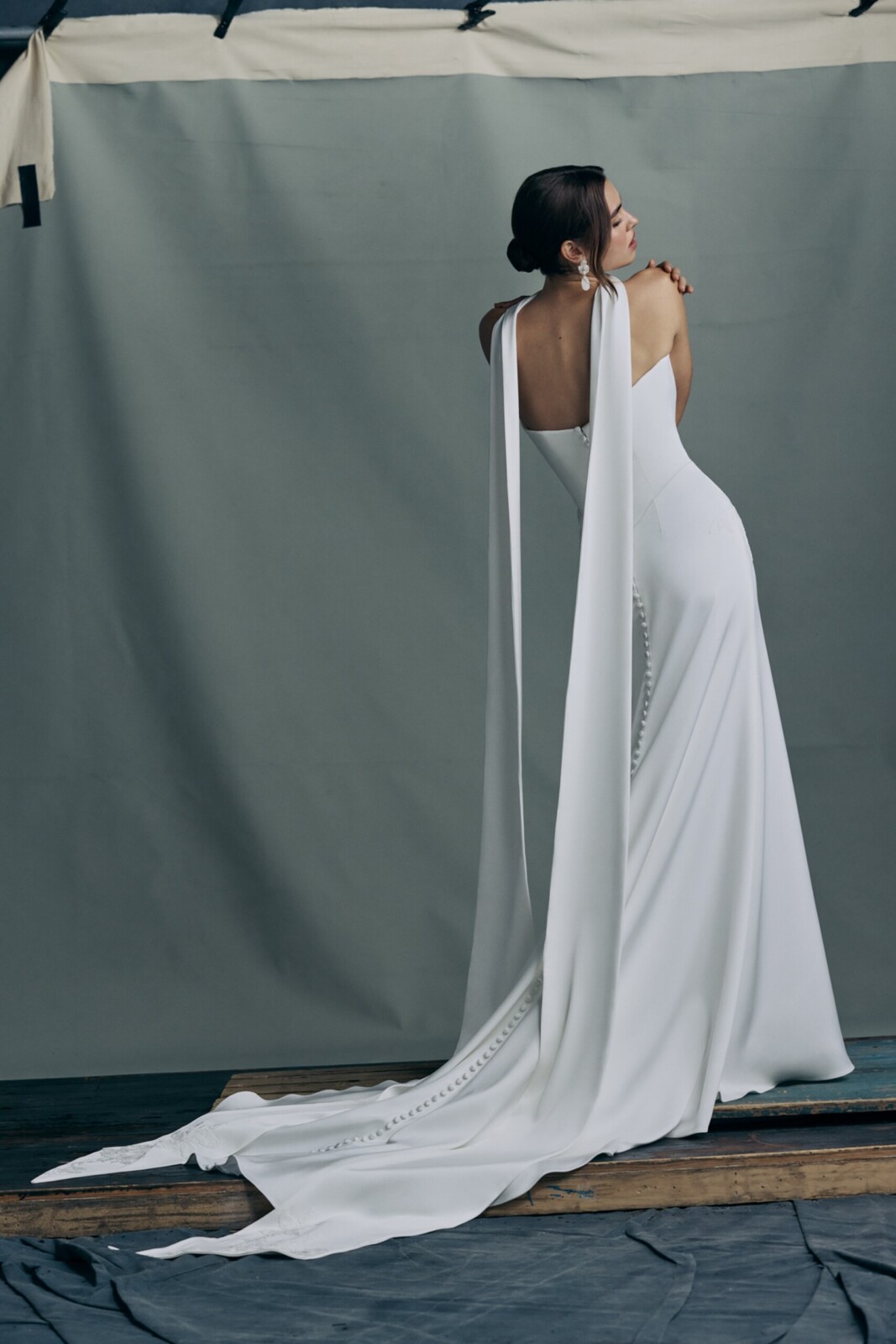 luminaire-scarf-anne-barge-wedding-dress-17