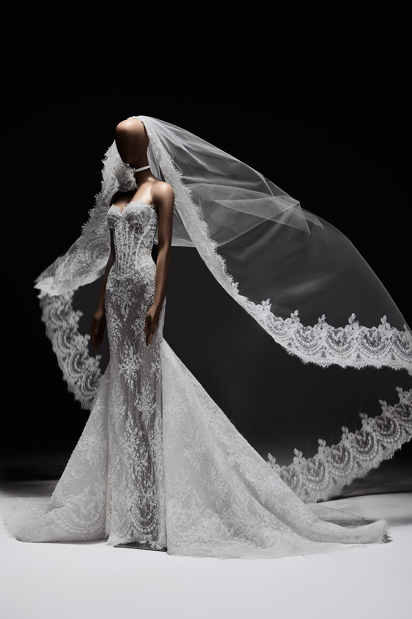 zuhair_murad_wedding_gown_spring_2007_7 from the zuhair murad spring 2007 wedding dress collection