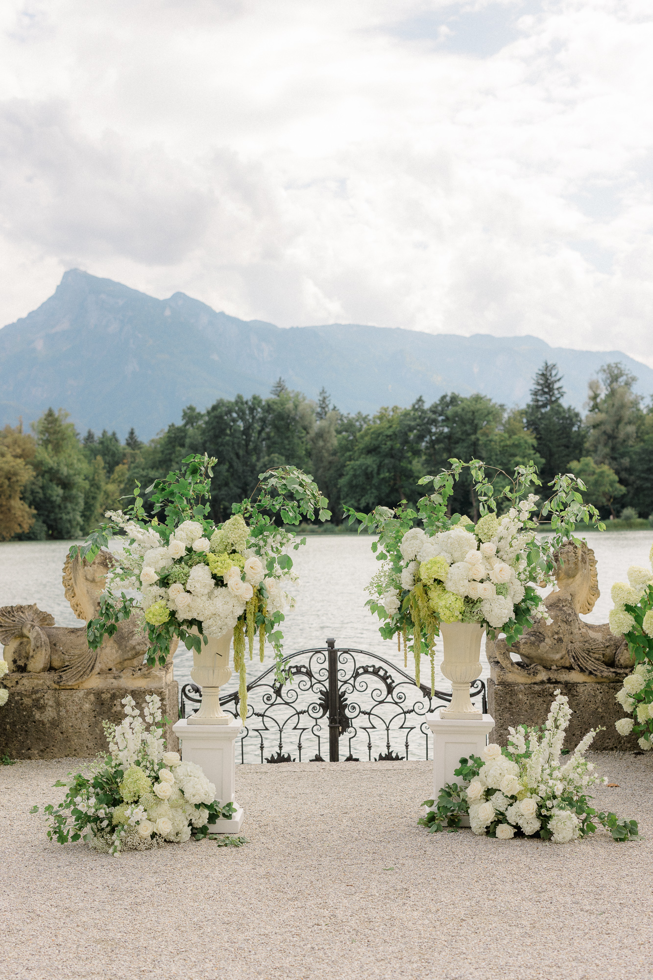 schloss-leopoldskron-wedding-salzburg-65 outdoor wedding ceremony decor at Schloss Leopoldskron