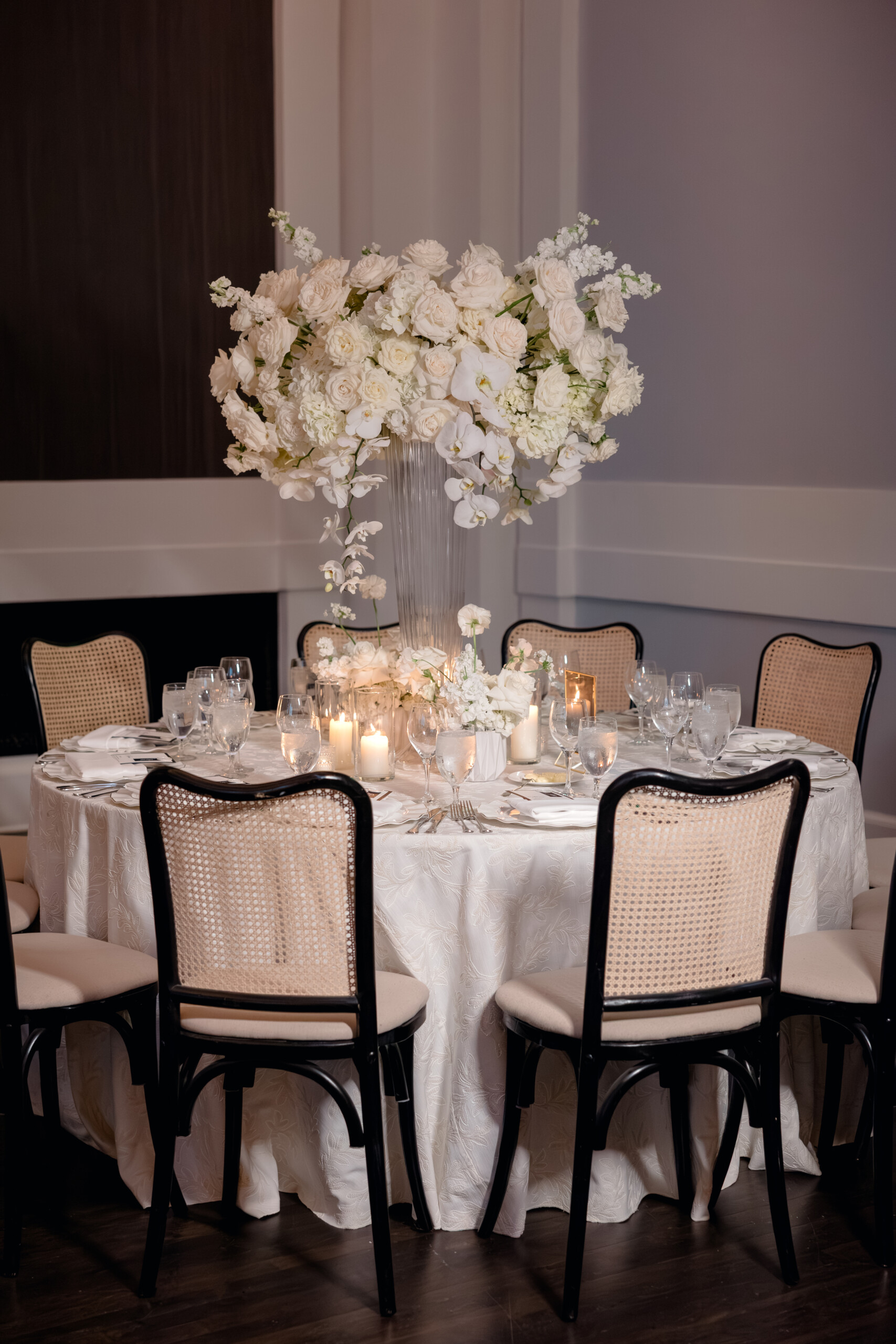 0G4A4656 wedding reception at Pendry Baltimore with white centerpieces